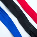 Повод от изкуствена лента, работен с три метални халки за три възможни дължини за куче 